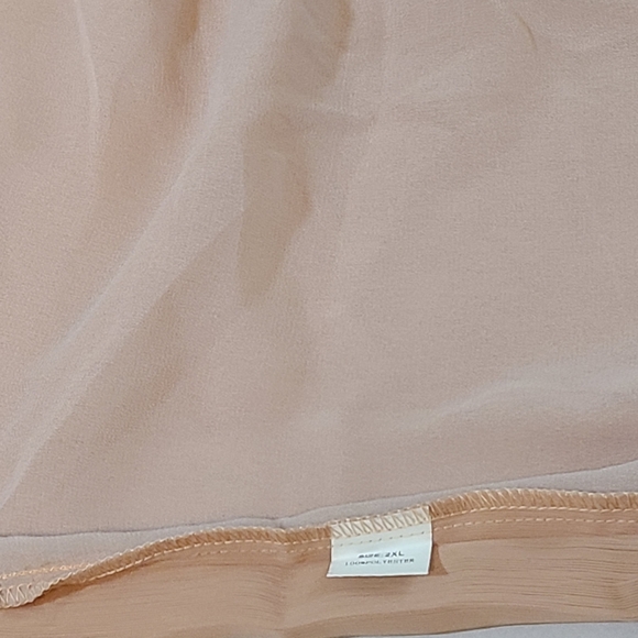 Cute & Flowy Cream Sleeveless Ruffle Hem Blouse Womens 2XL NWOT Adjustable Strap - Picture 5 of 10